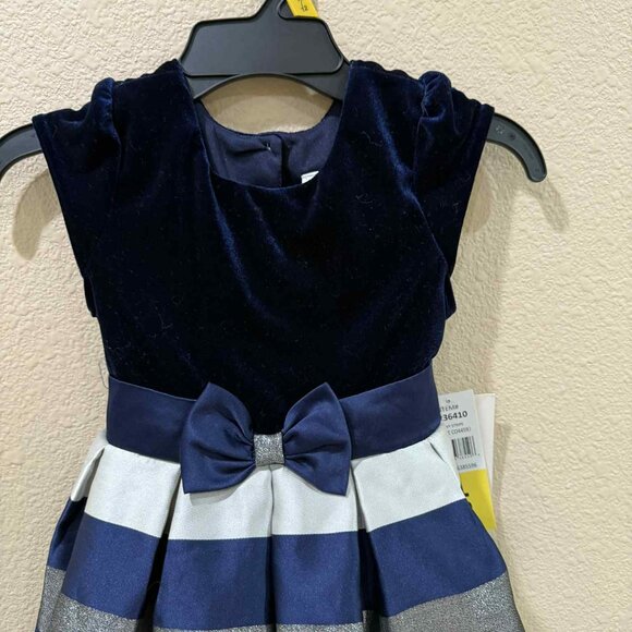 Girls size 5 dress NEW - Picture 3 of 4